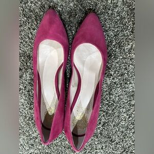Vince Camuto Women's Fuchsia Suede Flats